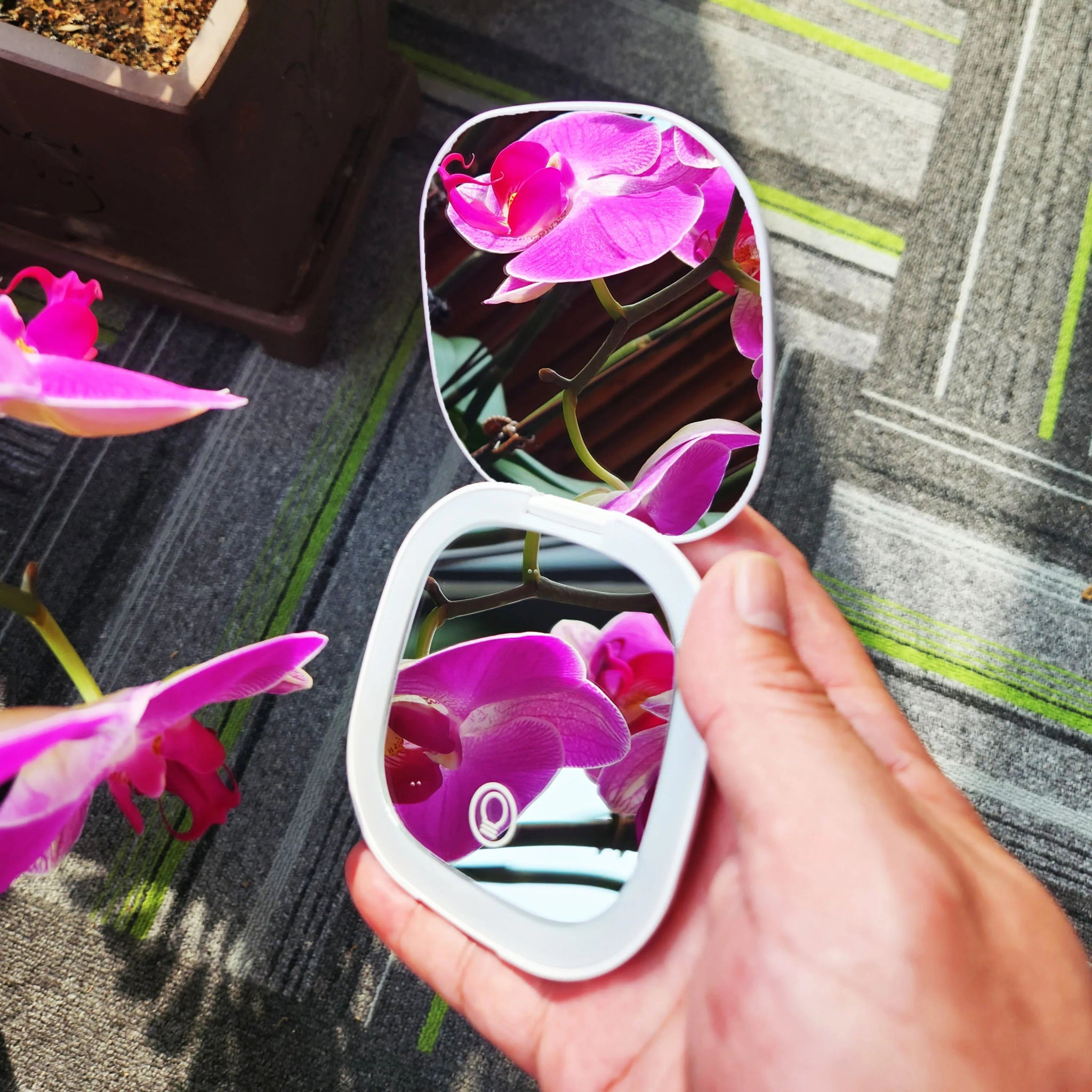 Mini LED Makeup Mirror – Foldable & Rechargeable - Healora Shop